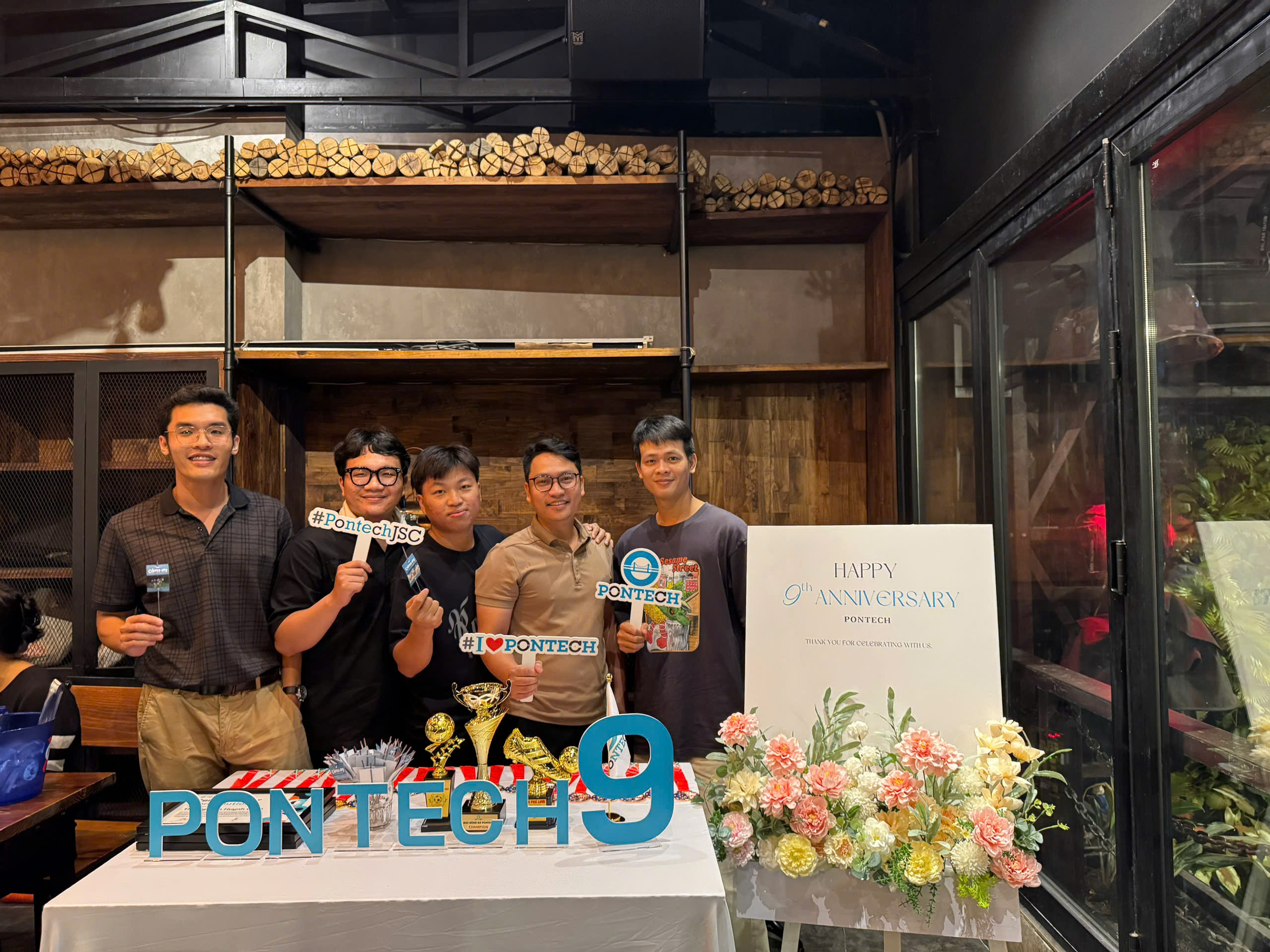 Pontech Employees Check-in at the 9th Anniversary Celebration