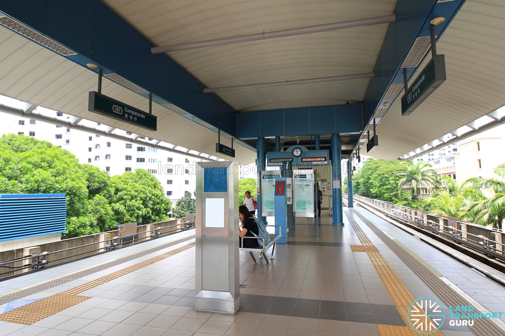 LRT – ga Compassvale (Sengkang LRT).