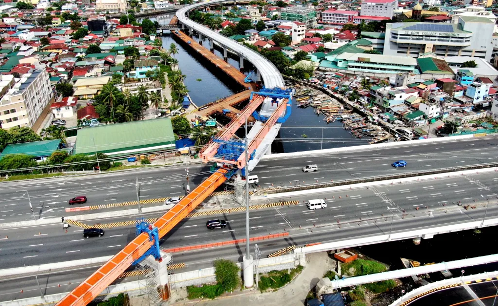 Precast Pi-girder viaduct erection for LRT-1 Cavite Manila